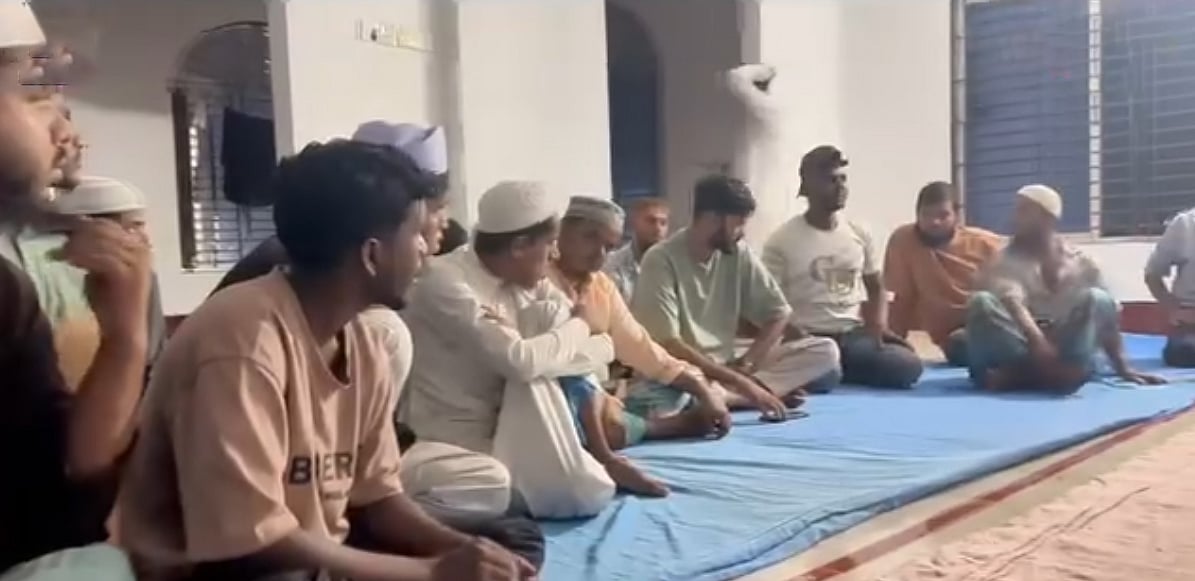 সিলেটে ‘তৌহিদি জনতার’ ব্যানারে নৌকাবাইচ বন্ধের দাবি