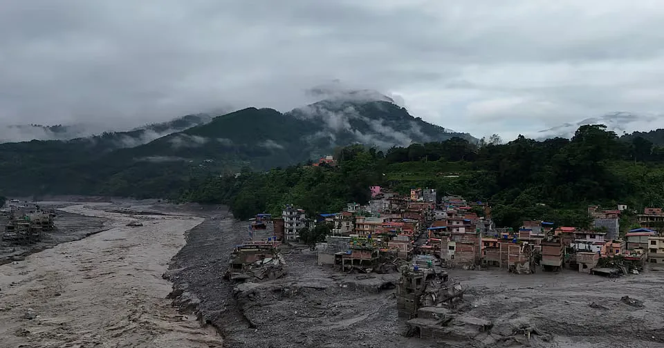 কৈলাস-মানস সরোবরে কেন এত মানুষ যায়, কোন পথ ধরে