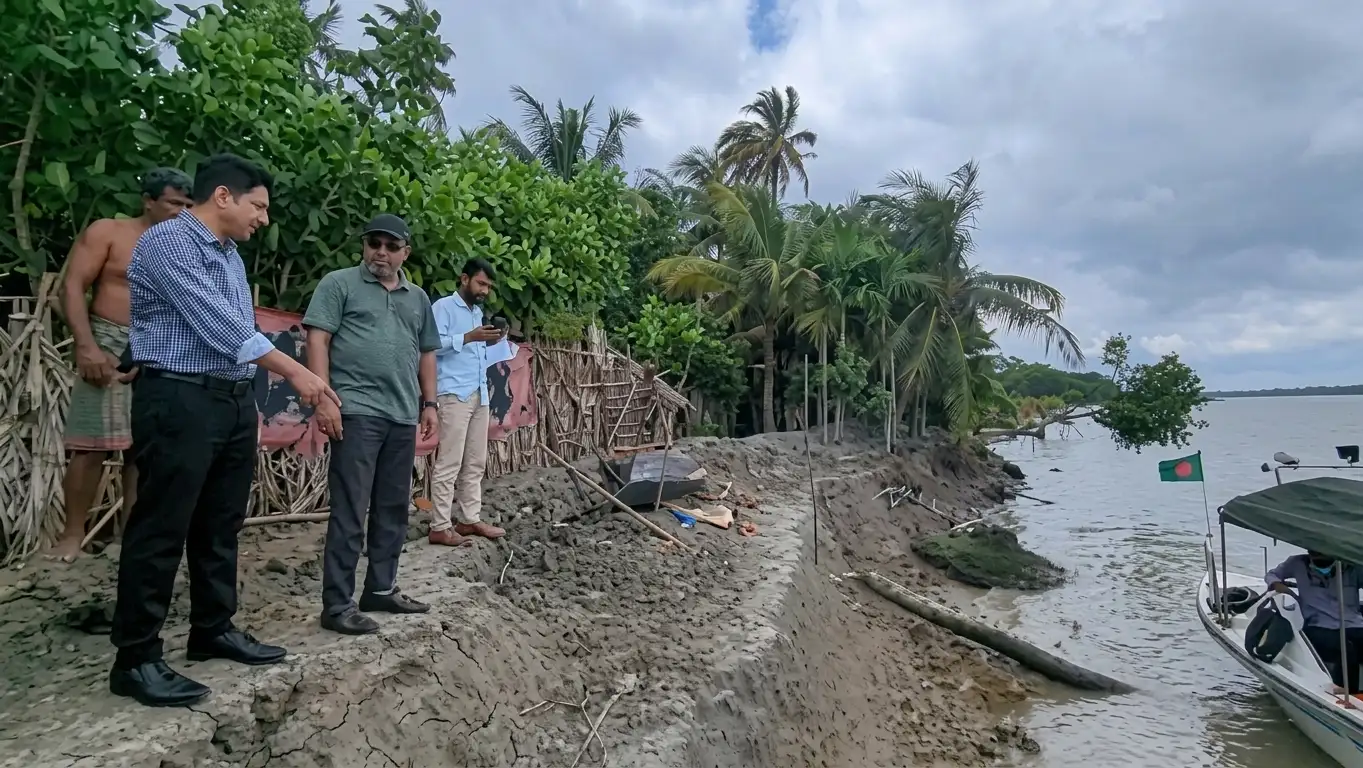 রামপালে নদীভাঙন এলাকা পরিদর্শন করলেন প্রতিমন্ত্রী